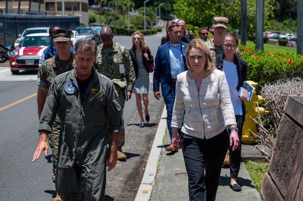 Deputy Secretary Hicks visits USINDOPACOM, USPACFLEET