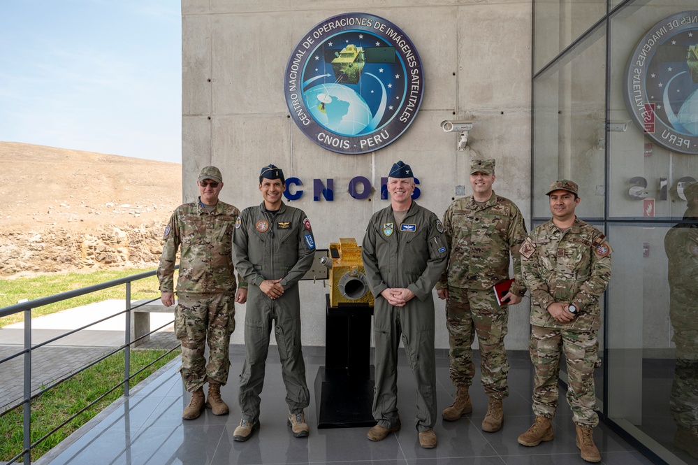 Resolute Sentinel 23 Leaders Looks Up to Space