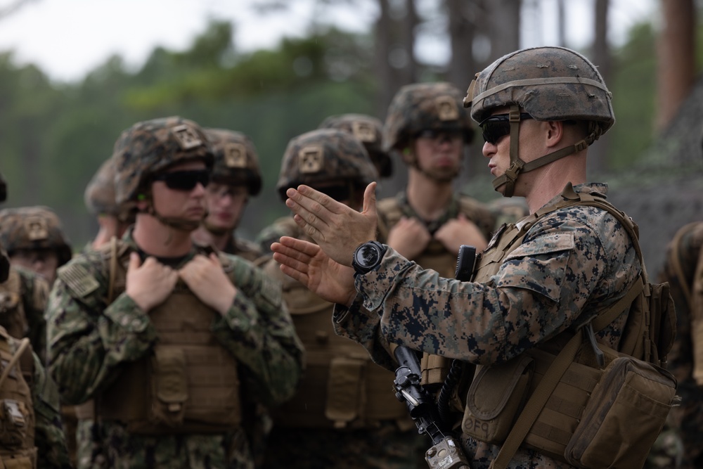 Midshipmen Artillery Familiarization