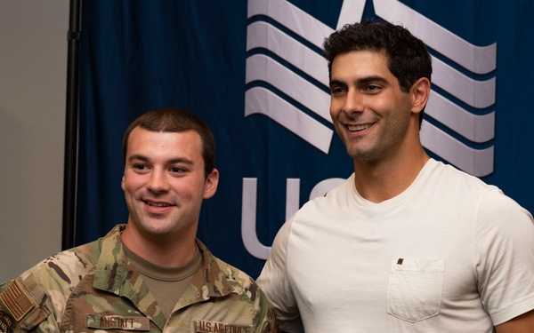 Raiders QB visits Nellis Airmen