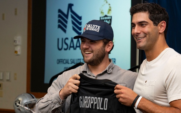 Raiders QB visits Nellis Airmen
