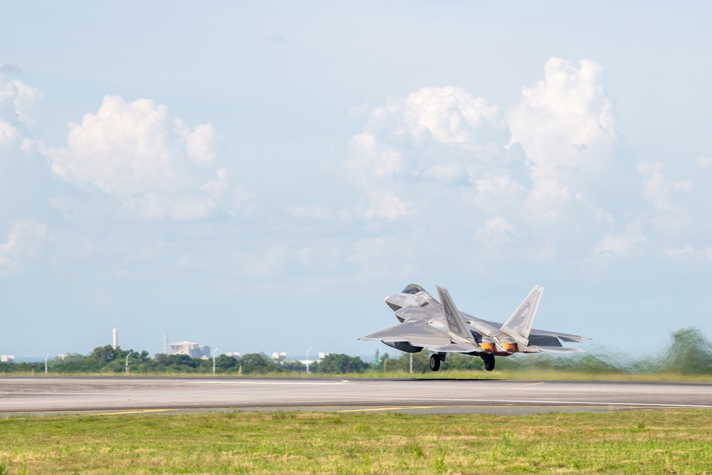 Raptors, PAF bring the thunder