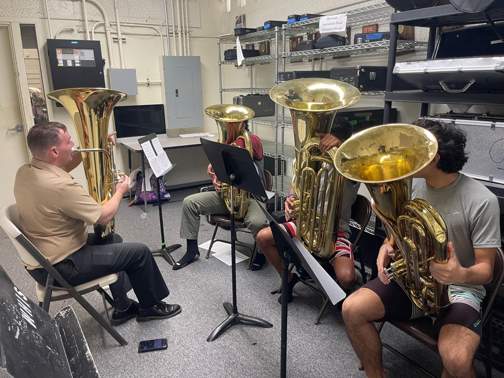 Musicians teach at High School Band clinic