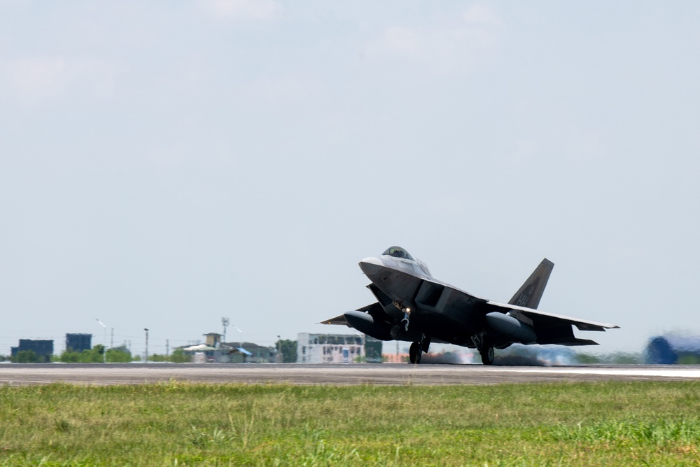 Raptors, PAF bring the thunder