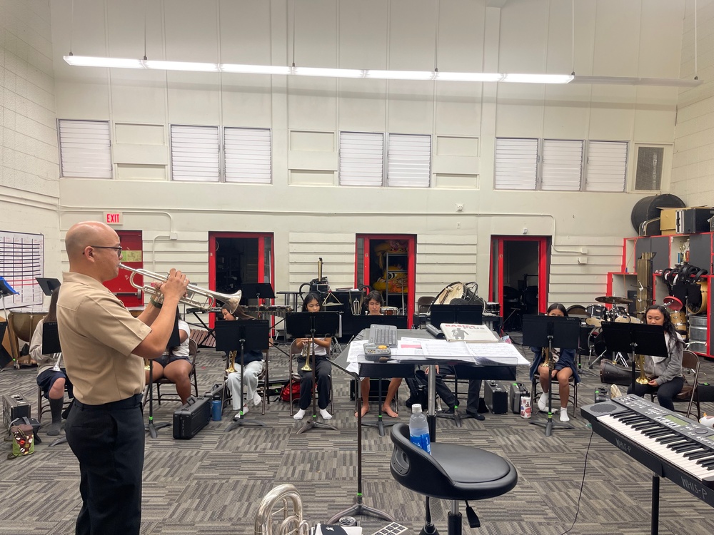 Musicians teach at High School Band clinic