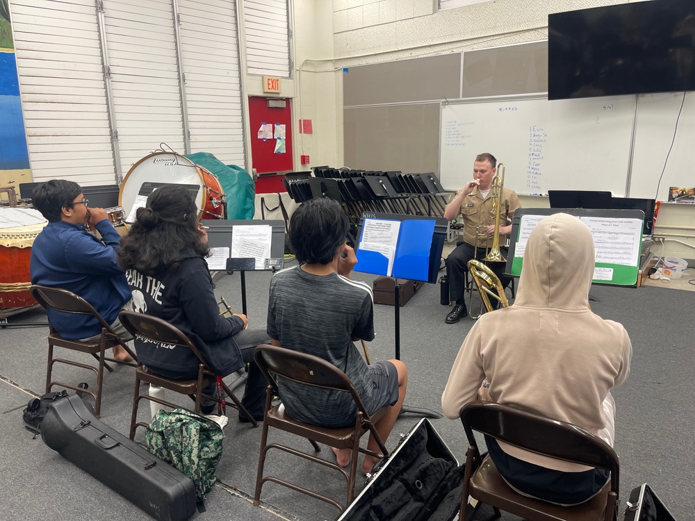 Musicians teach at High School Band clinic