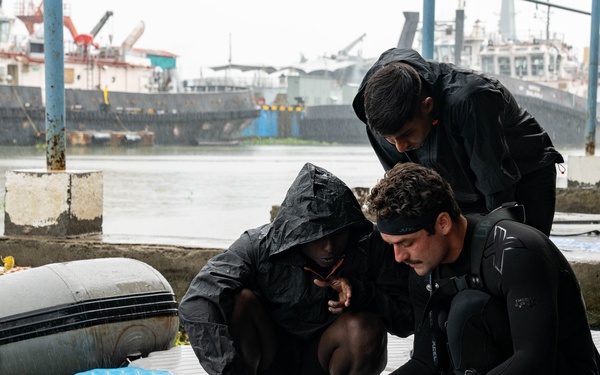 MDSU, Indian Navy Participate In SALVEX