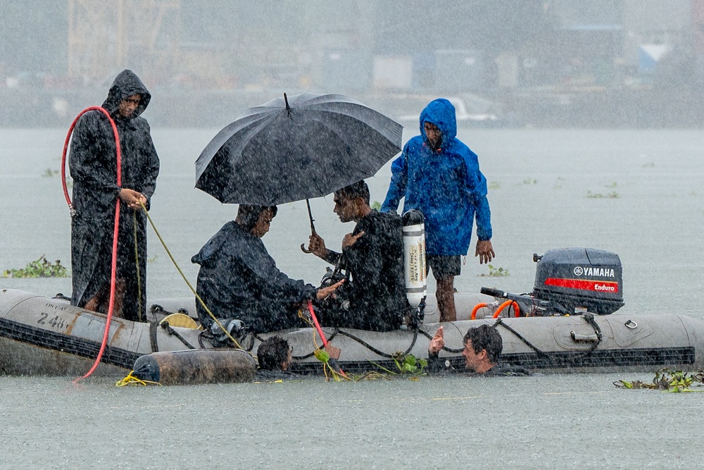 MDSU, Indian Navy Participate In SALVEX