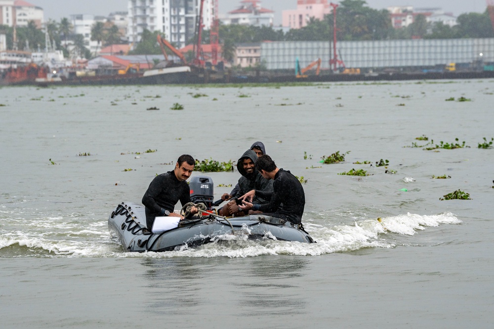 MDSU, Indian Navy Participate In SALVEX