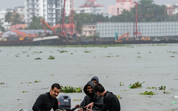 MDSU, Indian Navy Participate In SALVEX