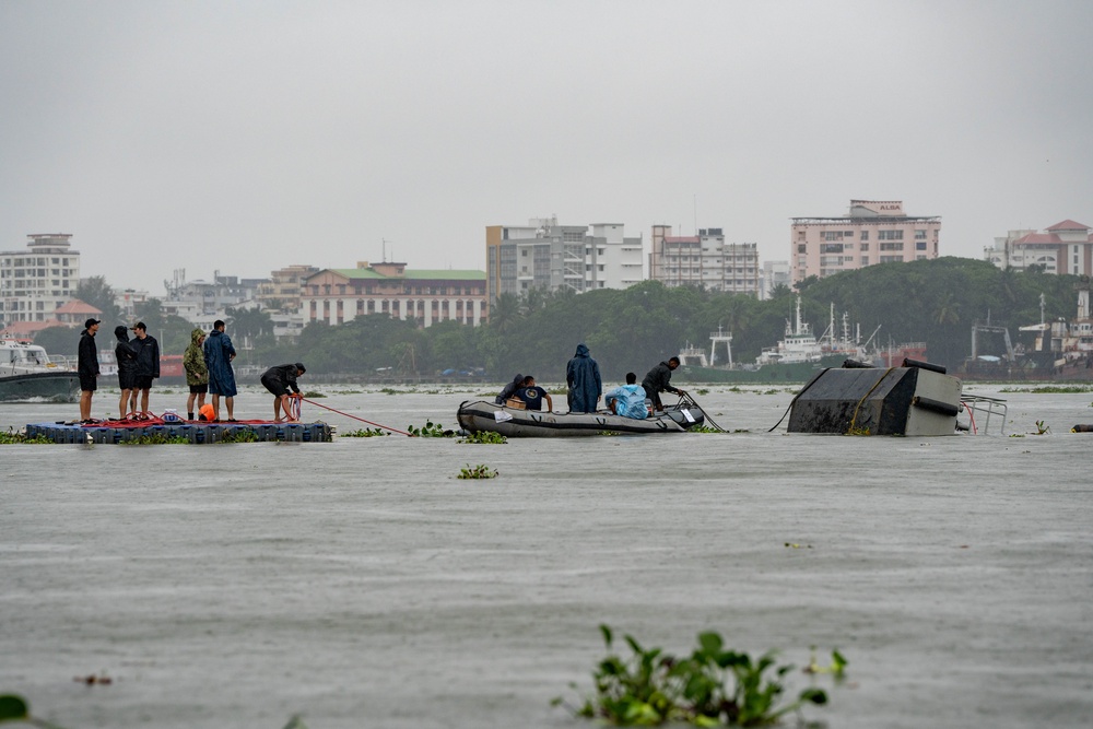 MDSU, Indian Navy Participate In SALVEX