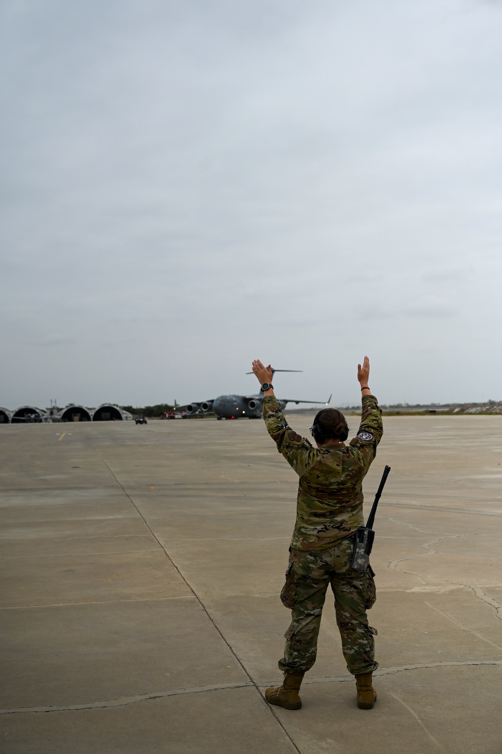 Aerial Porter trains to marshal aircraft