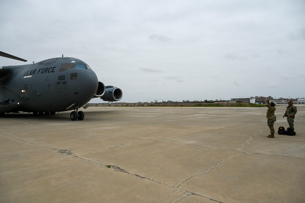 Aerial Porter trains to marshal aircraft