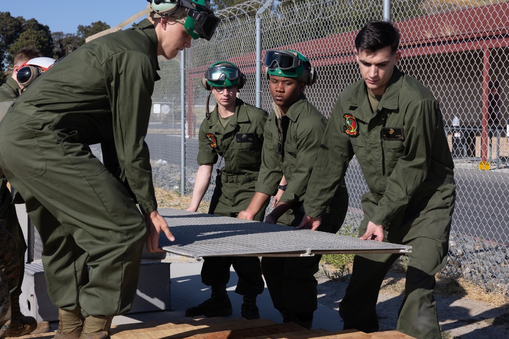 HMLA-367 Loads Aircraft on to C5