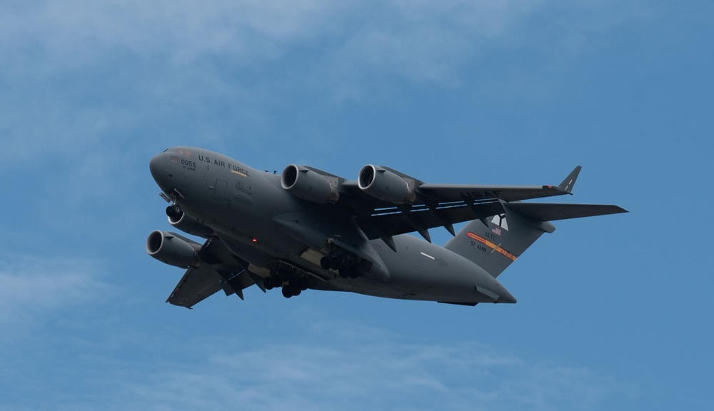 97 AMW demo team flies into Tinker