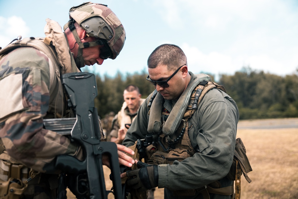 DVIDS - Images - French Marines Visit Marine Corps Base Hawaii [Image 4 ...