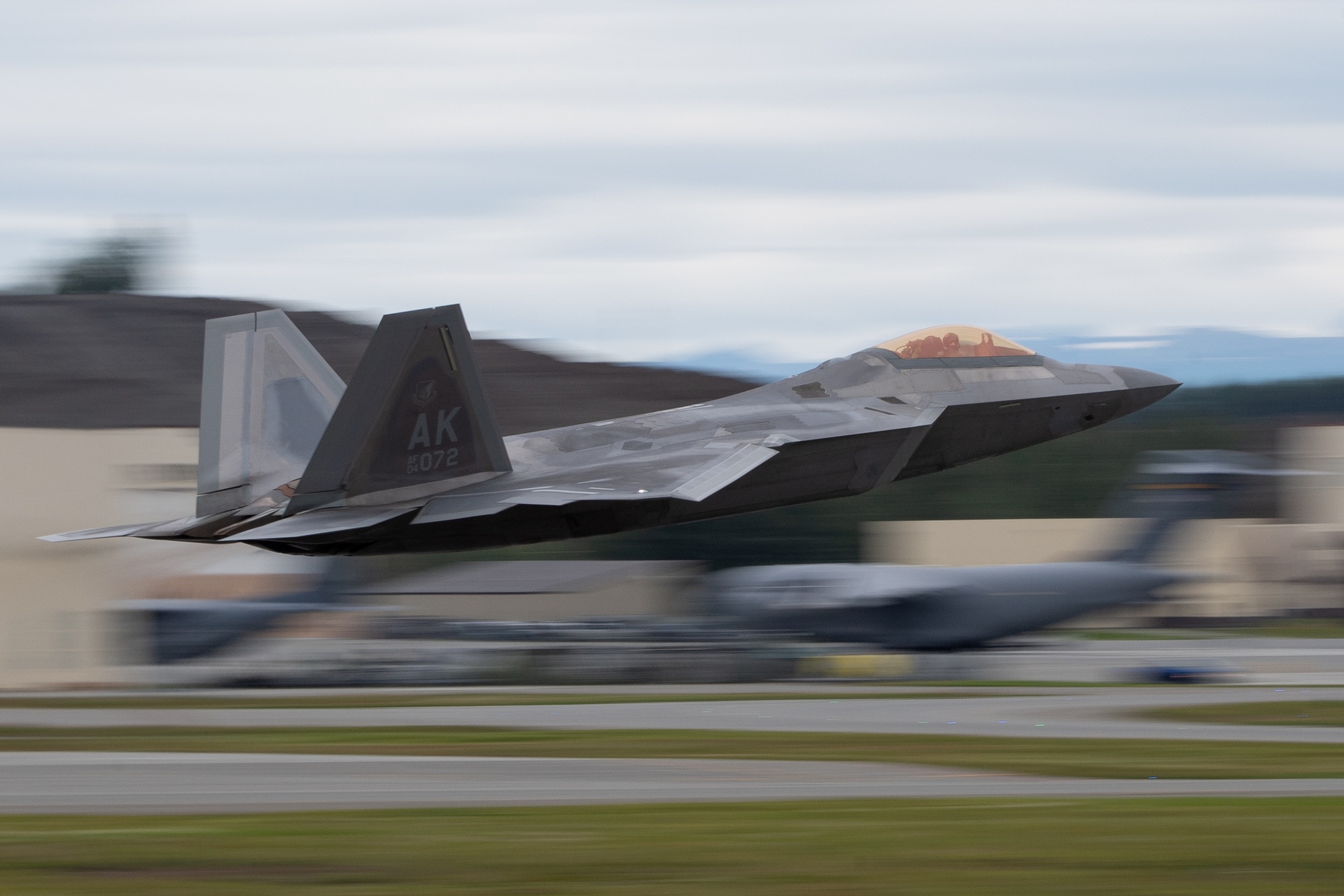 F 22 Iphone Wallpaper — free download