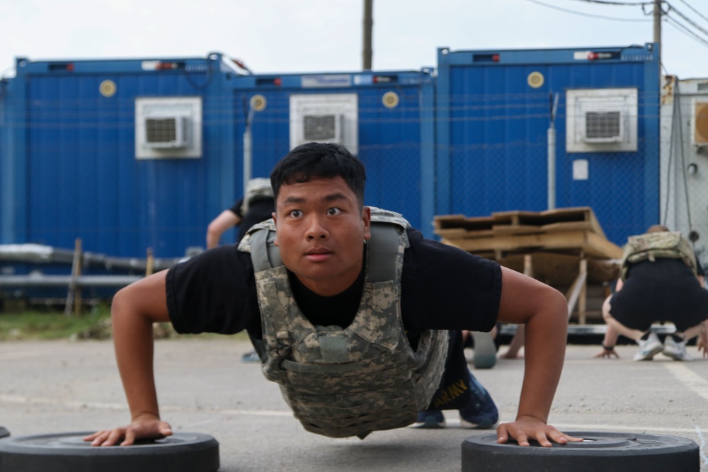 10th Mountain Division HHBN Soldiers compete for the gauntlet