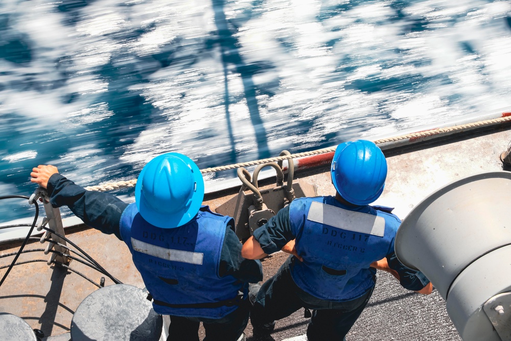 USS Paul Ignatius Underway Replenishment