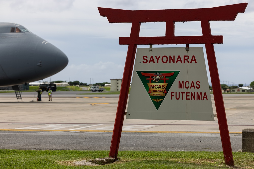 MASA 23: Aircraft inside Aircraft | C-5 Super Galaxy Transports H-1s to the Philippines