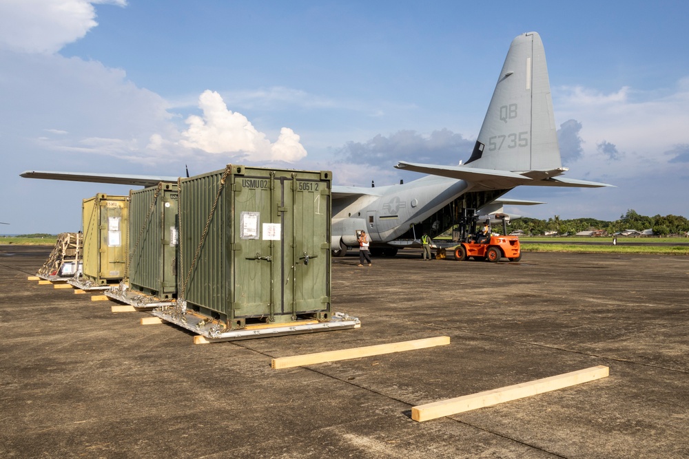 U.S. and Filipino Marines Discuss HIMARS