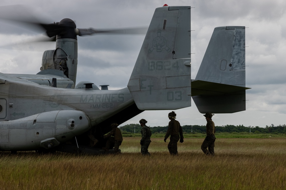 MASA 23: Dropping in | Marines with 3rd MLR fast rope out of an Osprey