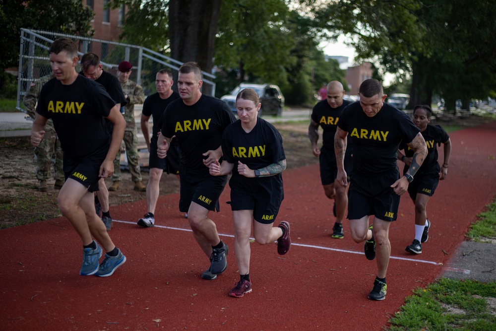 DVIDS - Images - Retention Excellence Award in Leadership [Image 2 of 10]