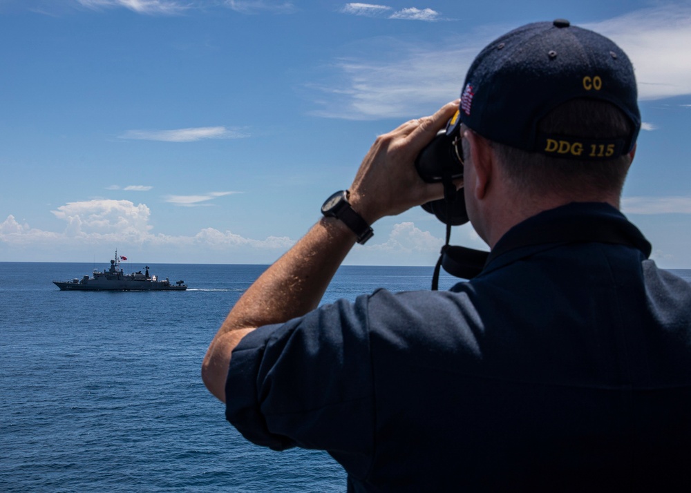 USS Rafael Peralta (DDG 115) conducts a PASSEX with the Royal Thai Navy