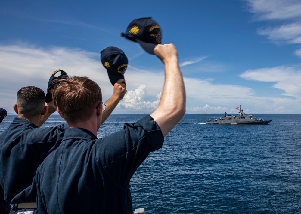 USS Rafael Peralta (DDG 115) conducts a PASSEX with the Royal Thai Navy