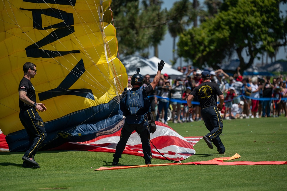 Navy parachute team, the &quot;Leap Frogs,&quot; jump into Coronado Island for 4th of July