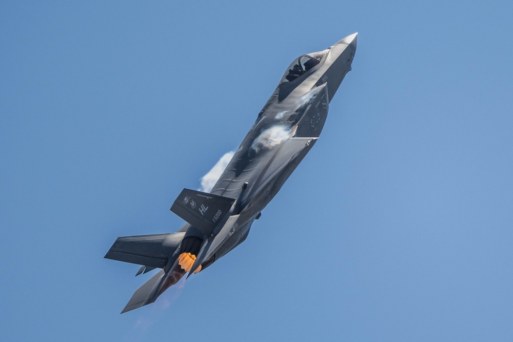 F-35A Lightning II Demonstration Team airshow practice