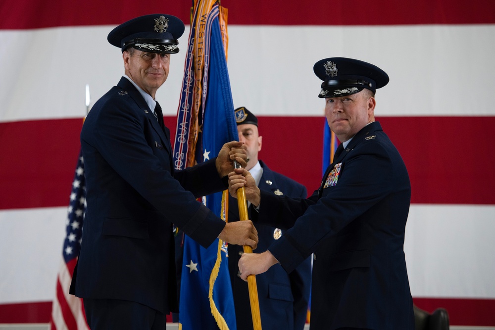 Team Scott welcomes Col. Poole as new 375th Air Mobility Wing and installation commander