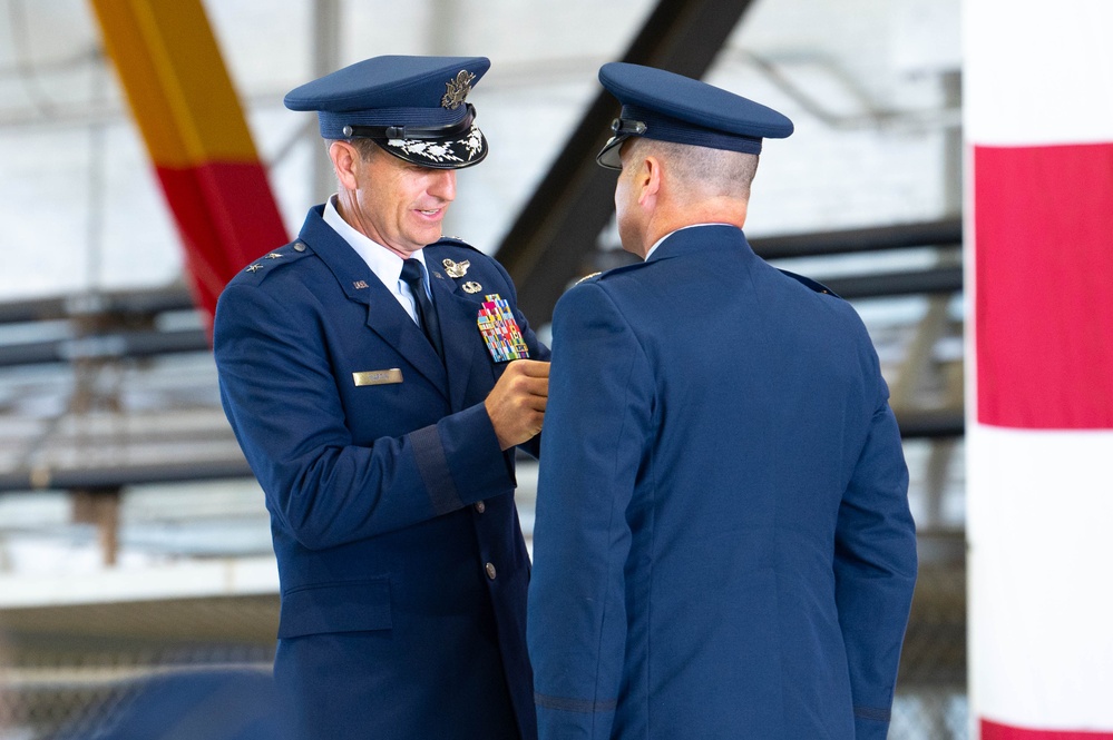 Team Scott welcomes Col. Poole as new 375th Air Mobility Wing and installation commander