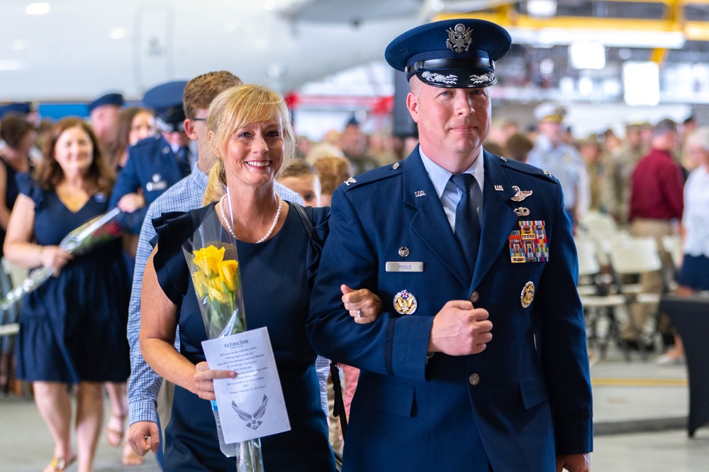 Team Scott welcomes Col. Poole as new 375th Air Mobility Wing and installation commander