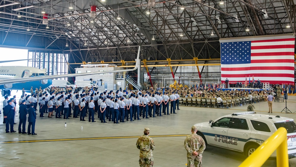 Team Scott welcomes Col. Poole as new 375th Air Mobility Wing and installation commander