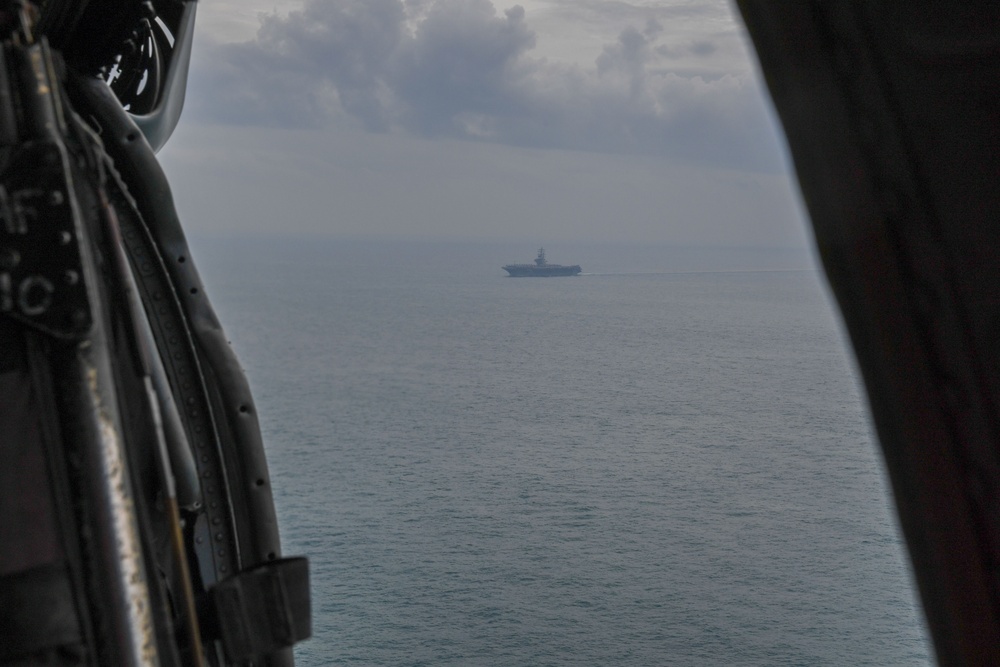 USS Ronald Reagan (CVN 76) transits Sunda Strait