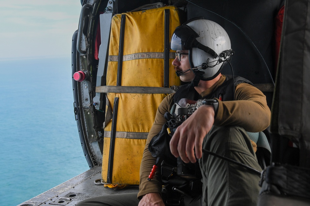 USS Ronald Reagan (CVN 76) transits Sunda Strait