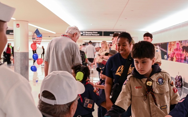 U.S. Armed Forces Welcome Veterans at Honor Flight Chicago