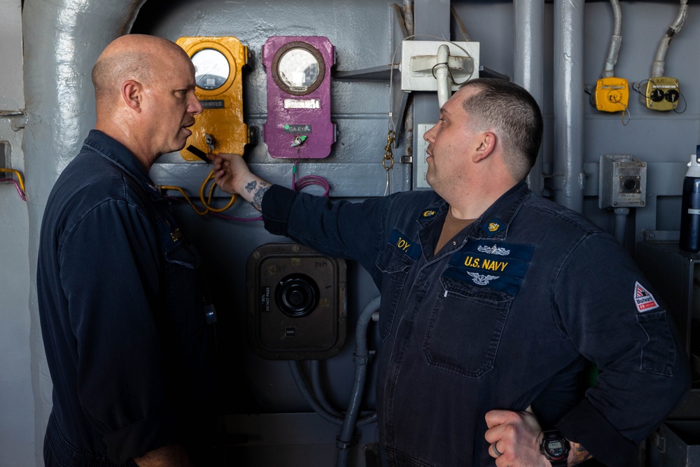 USS Bataan Sailors conduct fuel alignment walkthrough