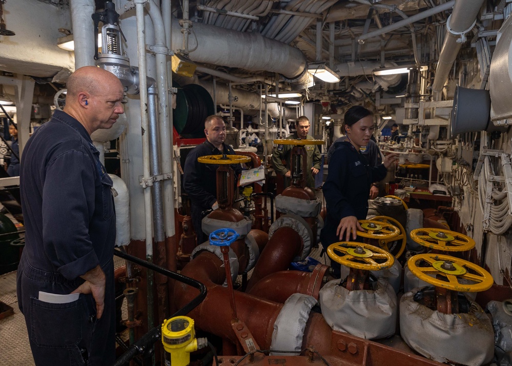 USS Bataan Sailors conduct fuel alignment walkthrough