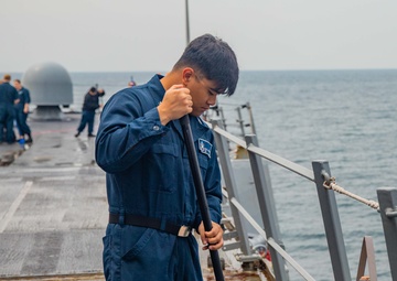 USS Howard (DDG 83) Freshwater Washdown