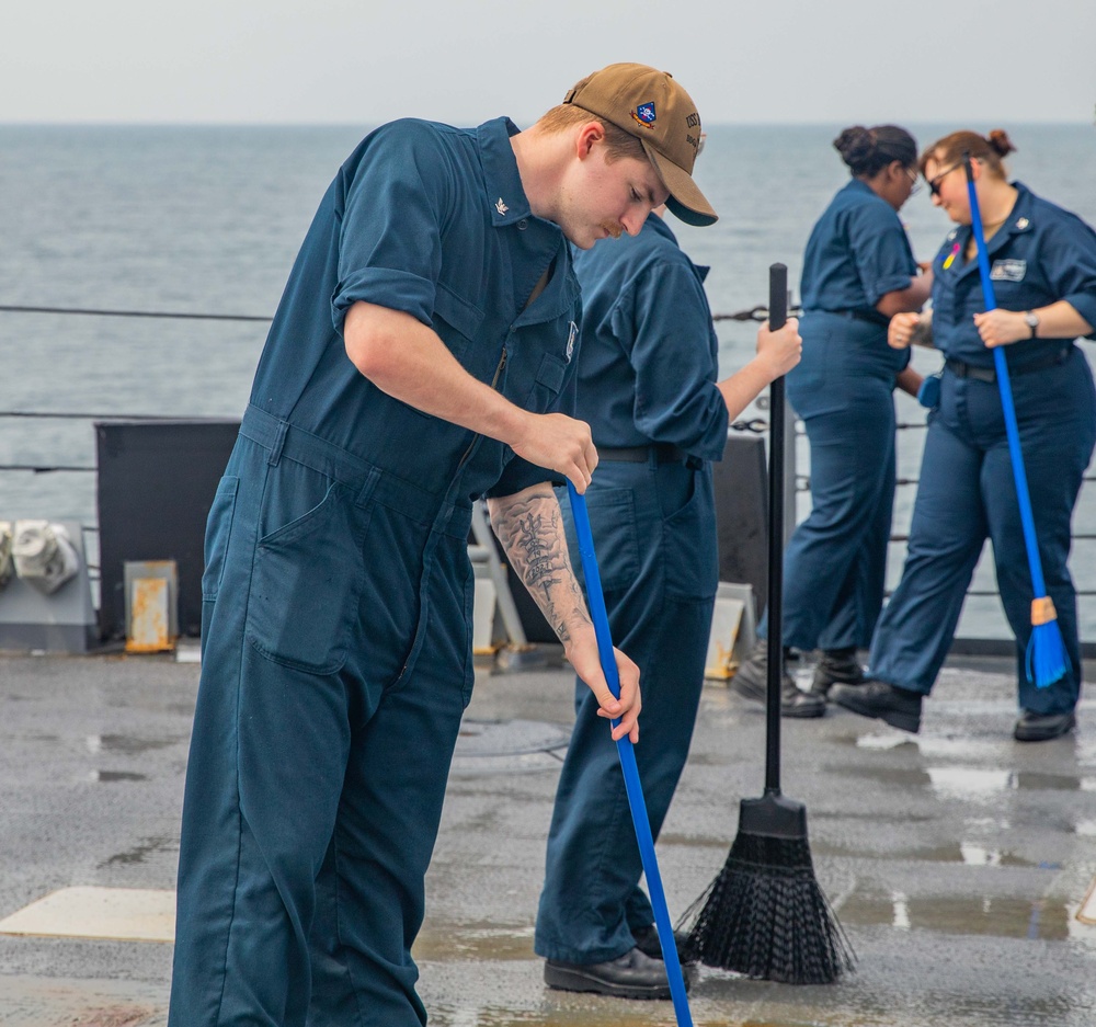 USS Howard (DDG 83) Freshwater Washdown