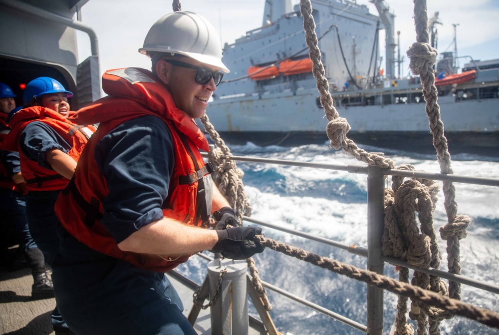 USS Antietam (CG 54) RAS with USNS Rappahannock (T-AO 204)