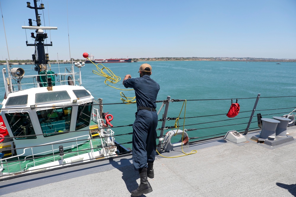 USS Paul Ignatius Departs Rota, Spain