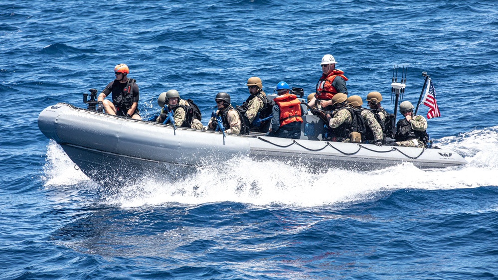 USS Sterett Conducts Visit Board Search and Seizure (VBSS) Drills