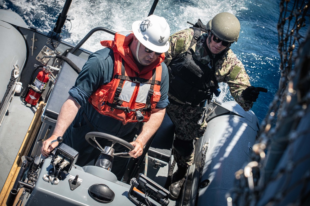 USS Sterett Conducts Visit Board Search and Seizure (VBSS) Drills