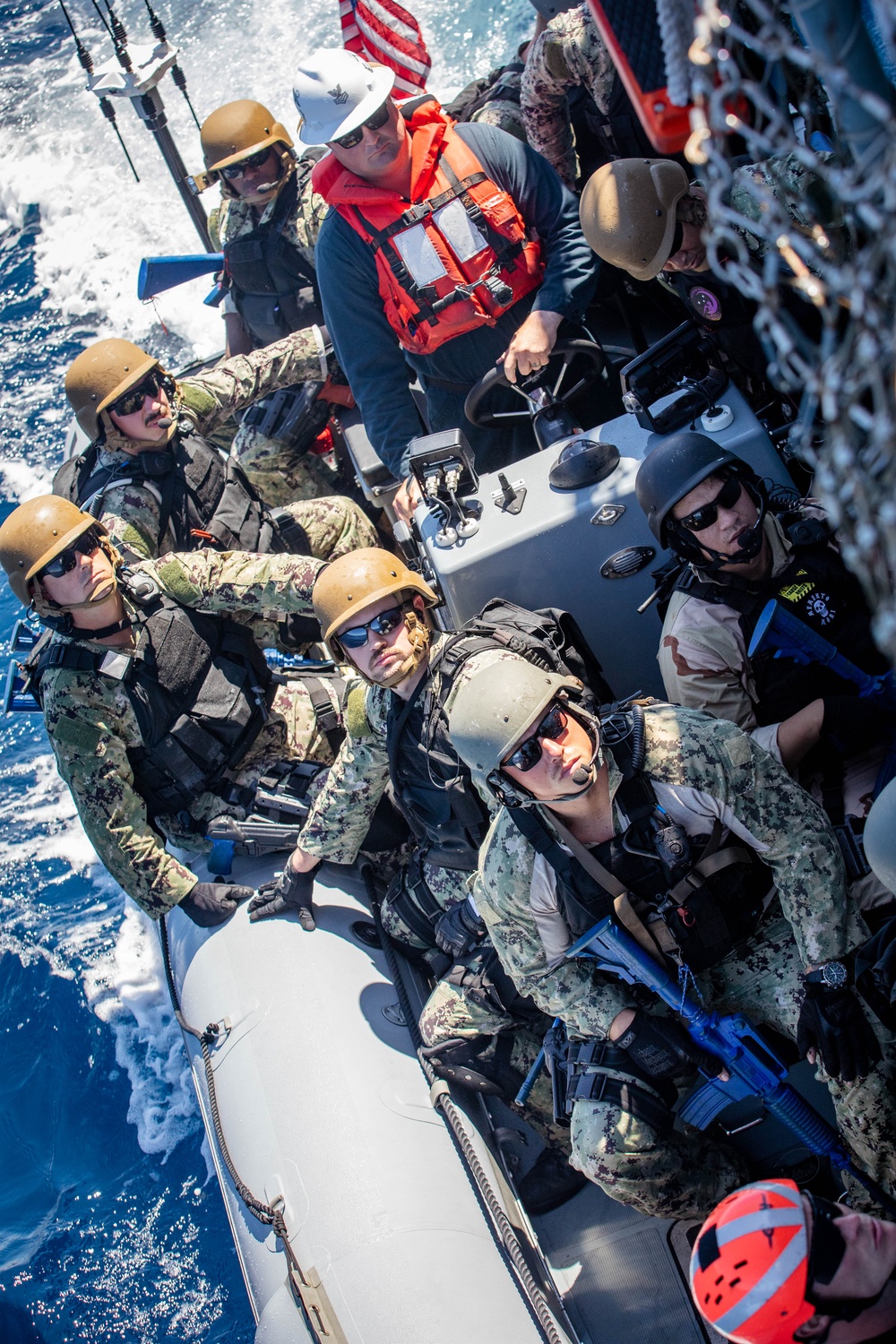 USS Sterett Conducts Visit Board Search and Seizure (VBSS) Drills