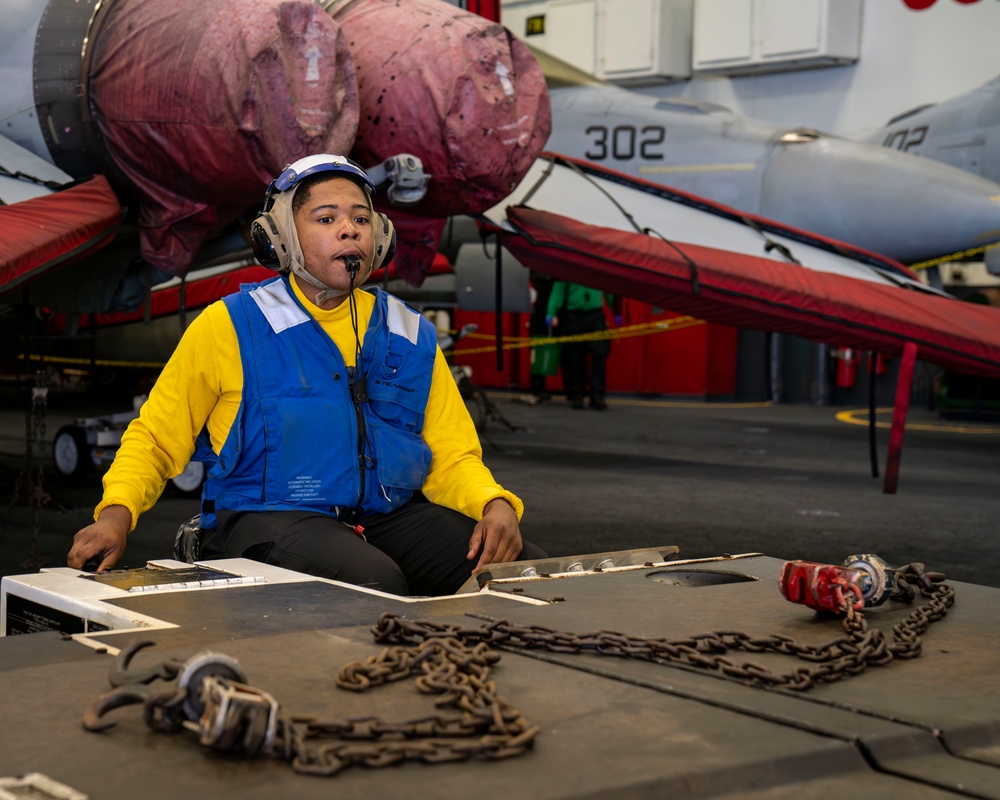 USS Carl Vinson (CVN 70) Sailors Operate in the Pacific Ocean