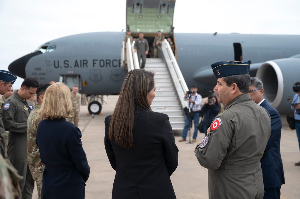 &quot;DV Day&quot; at Callao Air Base