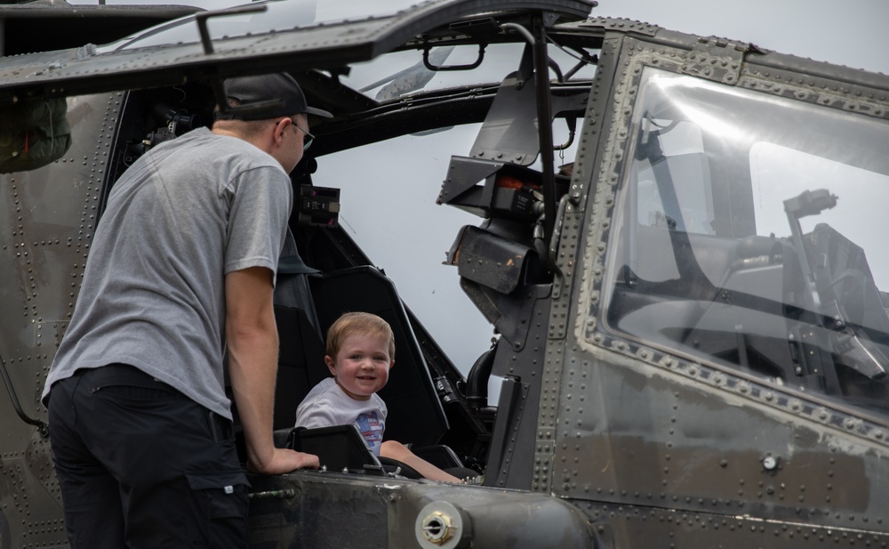 10th Mountain Division Soldiers participate in Canadian-American Festival